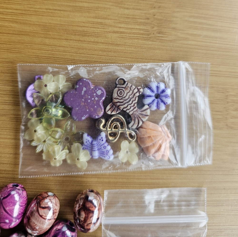 Mixed Bead and Jewelry Findings Lot - Pink, Purple, Blue, Black, Pearl - Picture 4 of 6